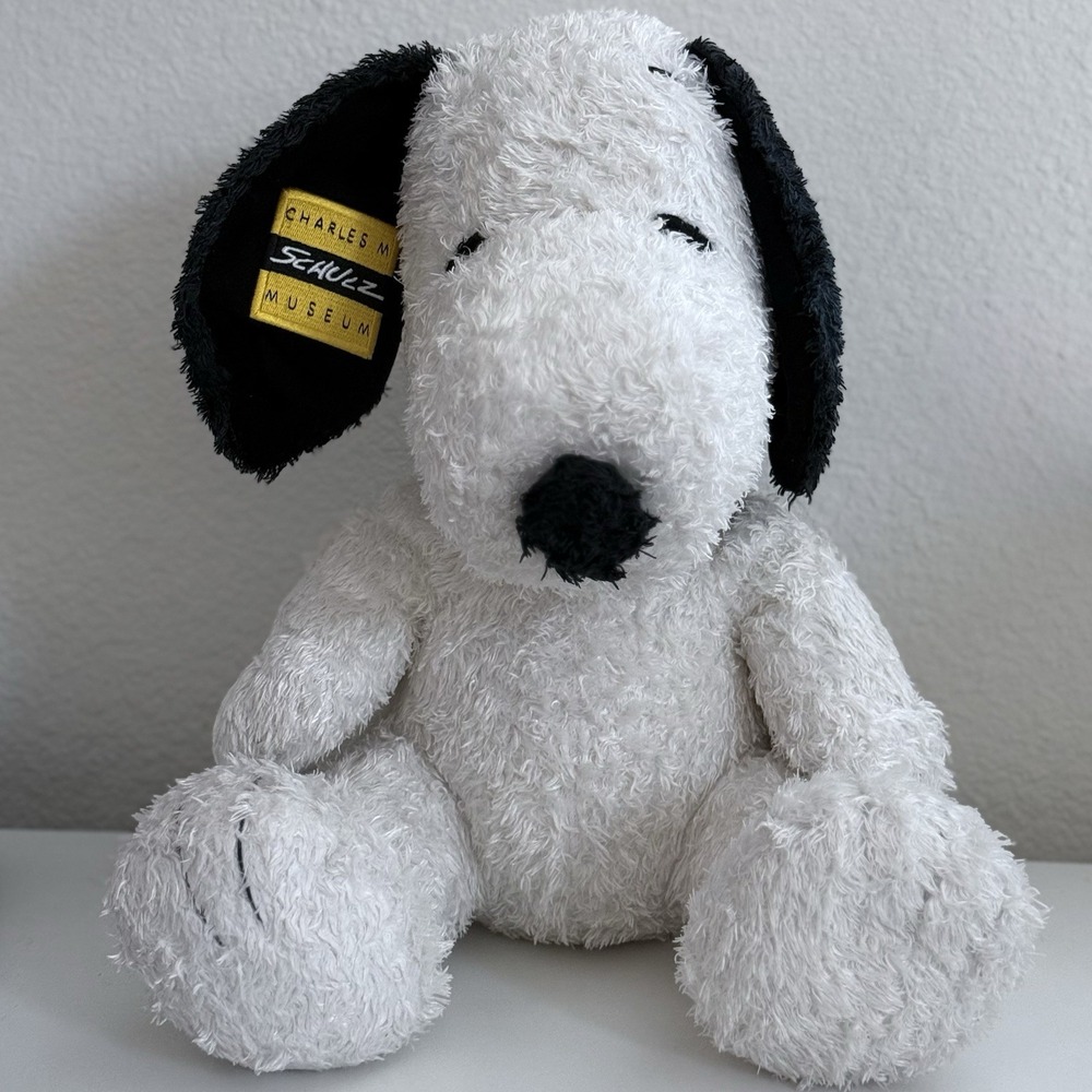 Snoopy 13" Plush Charles M Schulz Museum Collection Peanuts United Black Collar
